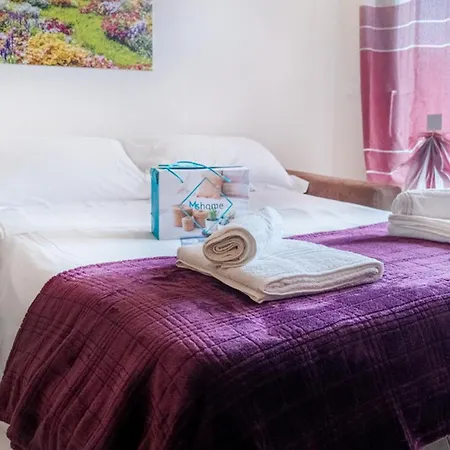Apartment Oleandro - Featuring A Private Garden And Access To 5 Pools Desenzano del Garda