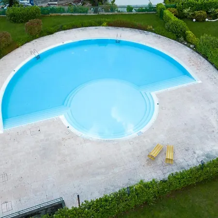 Oleandro - Featuring A Private Garden And Access To 5 Pools شقة ديسينسانو ديل غاردا